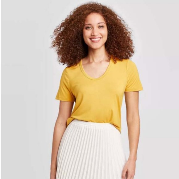 a new day Tops - NWT Women's XXL Short Sleeve Yellow Tee